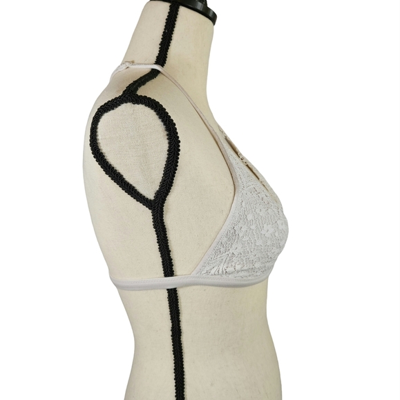 Victorias Secret Off White Lace Bralette, Size M, Adjustable Straps, Fro… - Picture 2 of 12